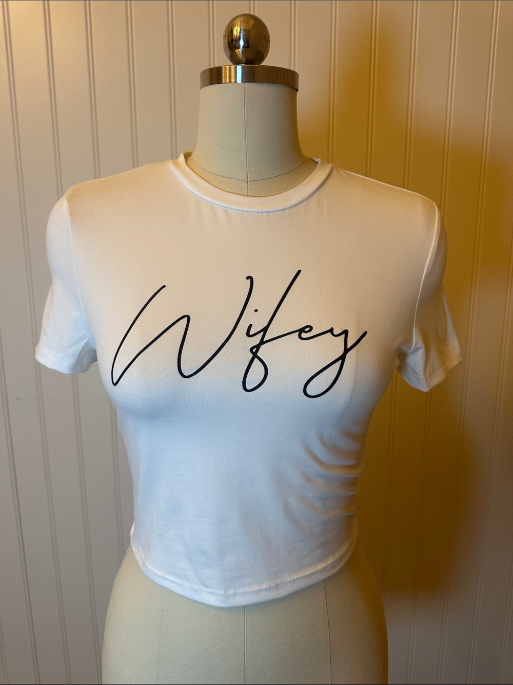 Wifey Script Crop Tee - White